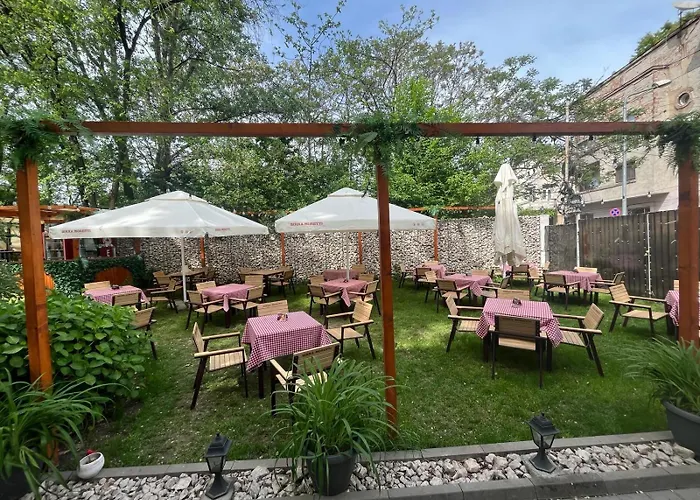 House Of Tourists Garden And More Bucureşti